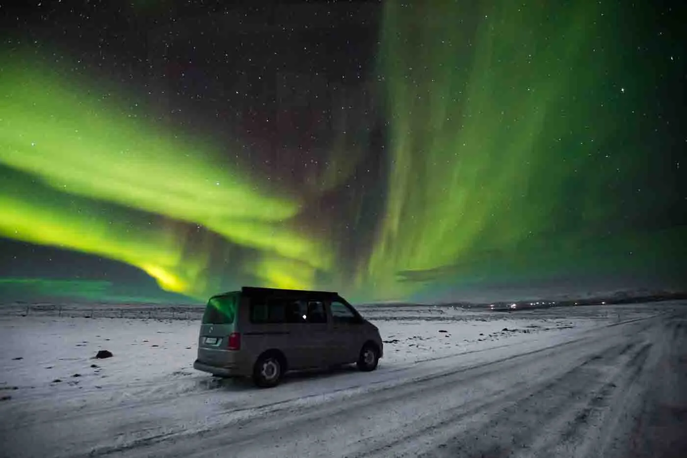 aurore-boreale-a-laugarbakki-en-islande