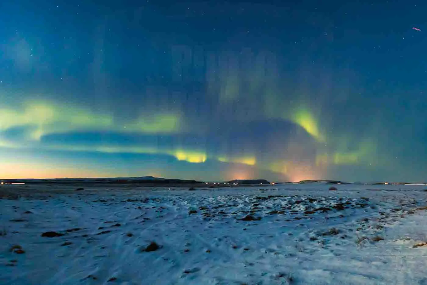 aurore-boreale-pres-de-gullfoss-en-islande
