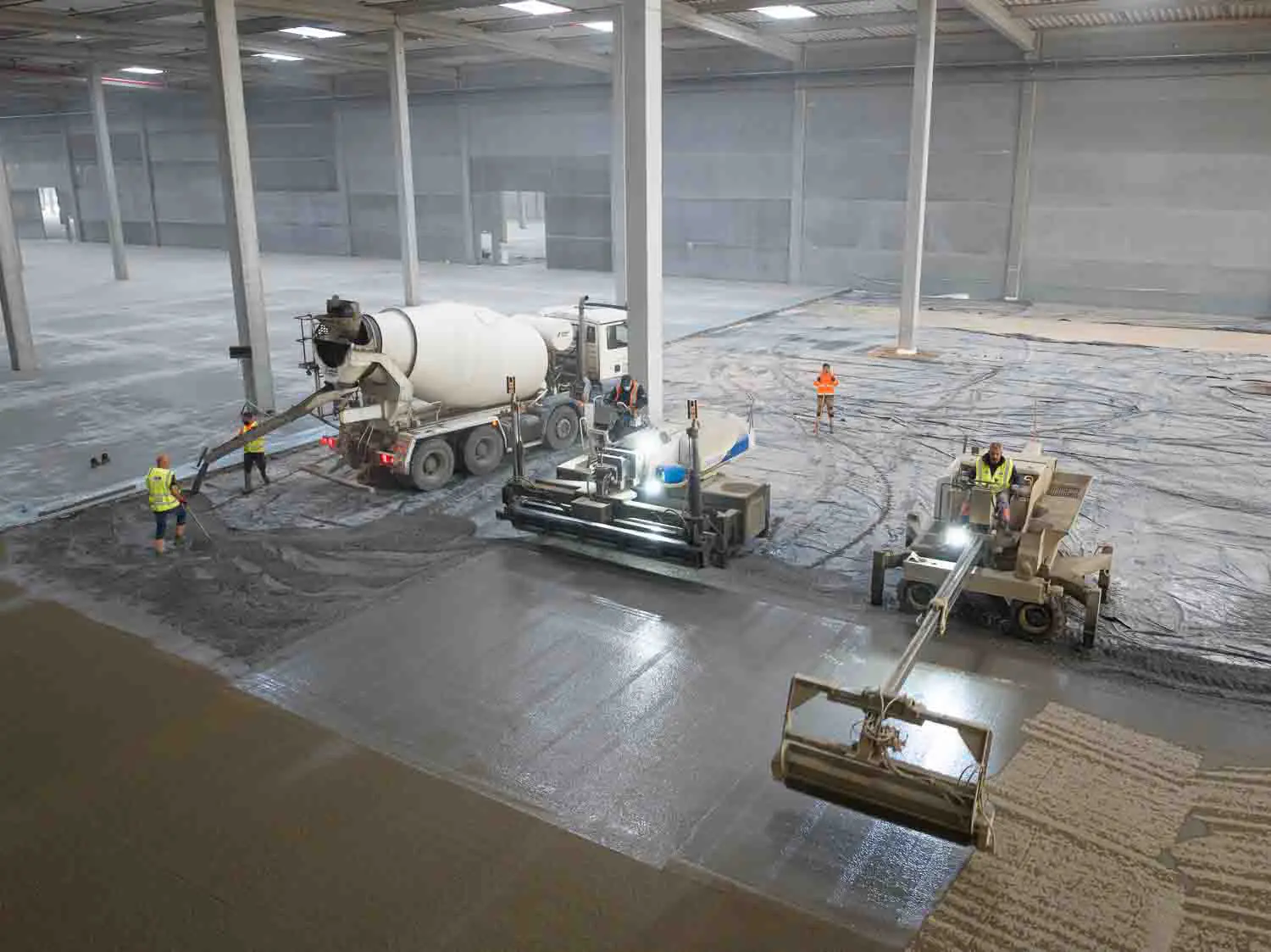 drone-pour-chantier-coulage-dalle-beton-entrepot-de-dourges-plateforme-multimodale