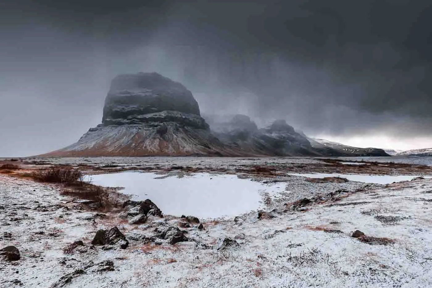 lomagnupur-en-hiver-en-islande