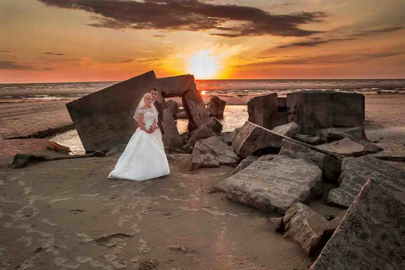 photo-apres-mariage-trash-the-dress-a-merlimont-plage