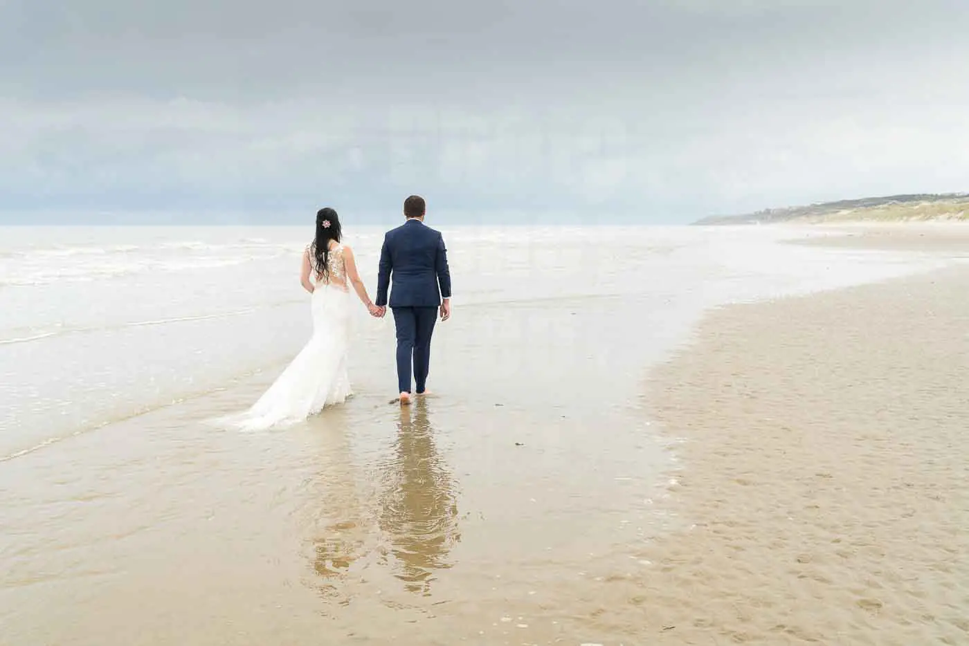 Photographe shooting après mariage trash the dress à Neufchatel Hardelot plage