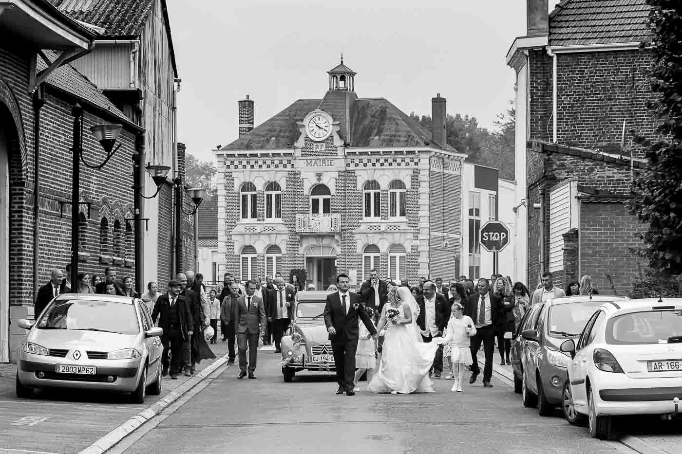 Prestation photographe reportage de mariage à la Mairie de Souchez